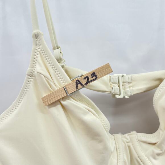 Good American Plus Size Swimsuit Showoff One-Piece Swimwear - Picture 11 of 12